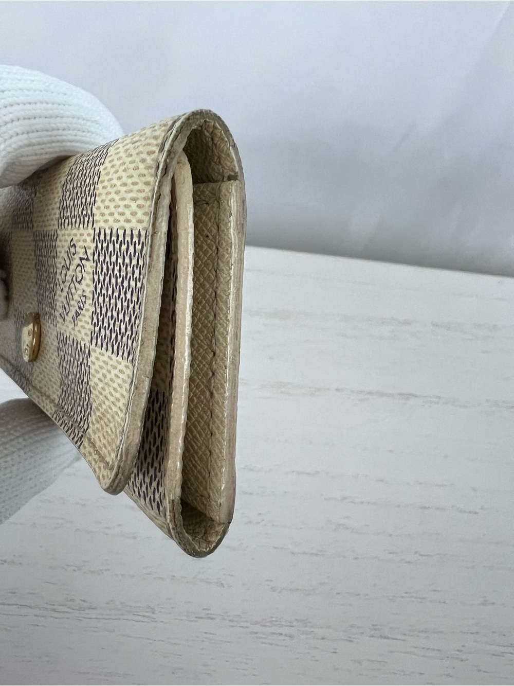 Louis Vuitton Damier Azur 4 Key Ring Holder - Picture 7 of 15